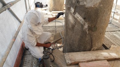 Técnico Artyco trabajando (2)
