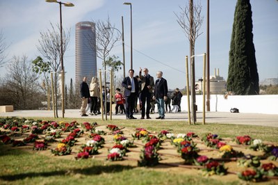 visita alcalde apertura tercer tramo del nuevo paseo de Torneo