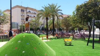 Plaza del Olivo juegos infantiles