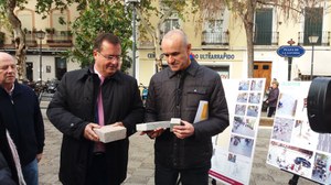 Presentación proyecto baños Delegados de Hábitat Urbano y Movilidad y Casco Antiguo con pruebas del pavimento a instalar