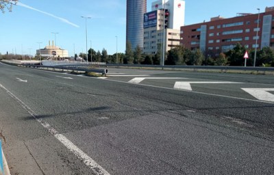Parte del tramo de la N-630 correspondiente al Muro de Defensa, que va a ser reacondicionado 