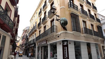 Esquina de la calle Puente y Pellón, viario en el que se ubicará el nuevo hotel previsto