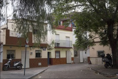 Viviendas en una calle de la barriada de la Bachillera