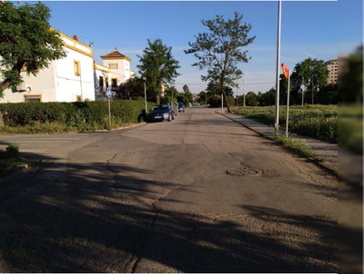 El pavimento de las calles presenta numerosas imperfecciones. por lo que será renovado por completo. En la imagen, estado del de la calle María Galiana 