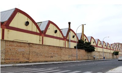 Naves del antiguo complejo industrial de Hytasa con sus particulares cubiertas, que van a ser protegidas