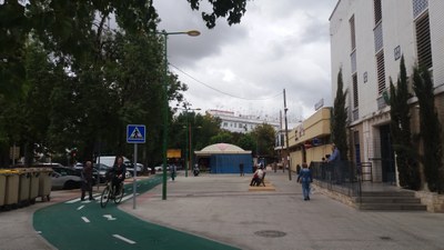 Aspecto actual de la zona delantera del mercado de San Gonzalo, tras las obras de remodelación realizadas por Urbanismo