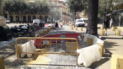 Trabajos de reparación del carril de circulación de la Alameda de Hércules