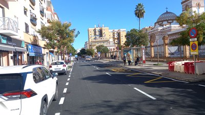 Calzada de la calle San Juan de la Salle, en el distrito Macarena, recién reasfaltada