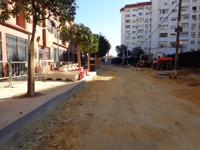 Obras que se acometen actualmente en la calle Carabela la Pinta 
