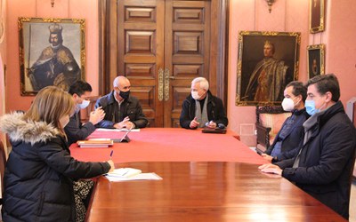 Imagen de la reunión mantenida entre los responsables municipales de Urbanismo y la asociación de hoteleros de Sevilla