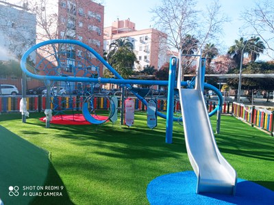 Ejemplo de nuevo elemento instalado en el área de juegos recién creada