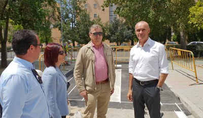 El delegado de Hábitat Urbano, Antonio Muñoz, en una visita a las obras junto con técnicos de urbnanismo y personal de la empresa adjudicataria