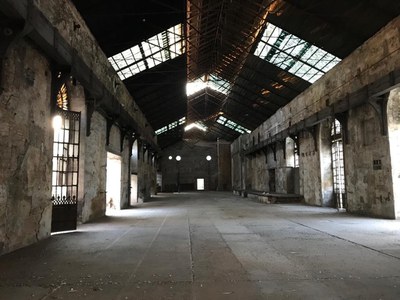 Uno de los antiguos talleres de la fábrica que se convertirá en parte del futuro Centro Magallanes de industrias culturales y creativas