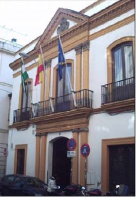 Fachada del edificio de la calle Trajano que acogerá el futuro hotel de alta gama