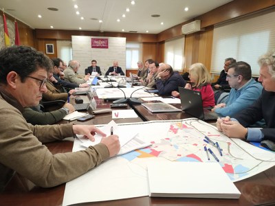 Un momento de la reunión de la nueva Mesa de Seguimiento del PGOU 