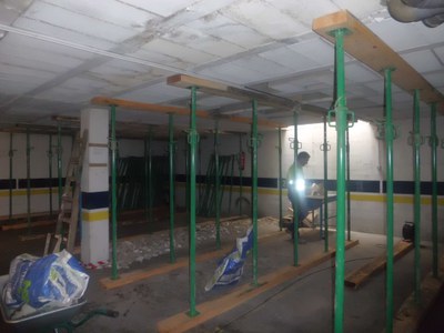 Urbanismo ha apuntalado el sótano del edificio para ofrecer plenas garantías de seguridad en el edificio