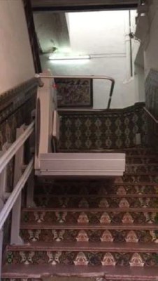 Nueva plataforma salvaescaleras en funcionamiento