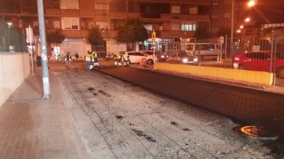 Trabajos de renovación del pavimento de la calzada de la calle Manuel Mantero