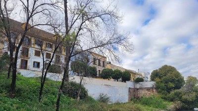 Aspecto del solar donde se ubicaba la antigua comisaría de policía de la calle Betis, en Triana