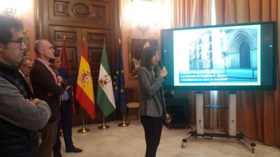 Momento de la presentación pública de las propuestas desarrolladas  a cargo de una de las asistencias técnicas contratadas